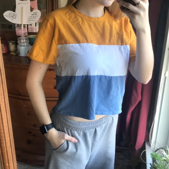 color block crop top - Picture 1 of 1